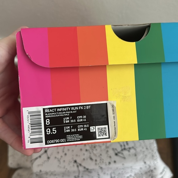 Women’s Nike React 2 Infinity Fly Knit Running Shoes - Picture 2 of 3